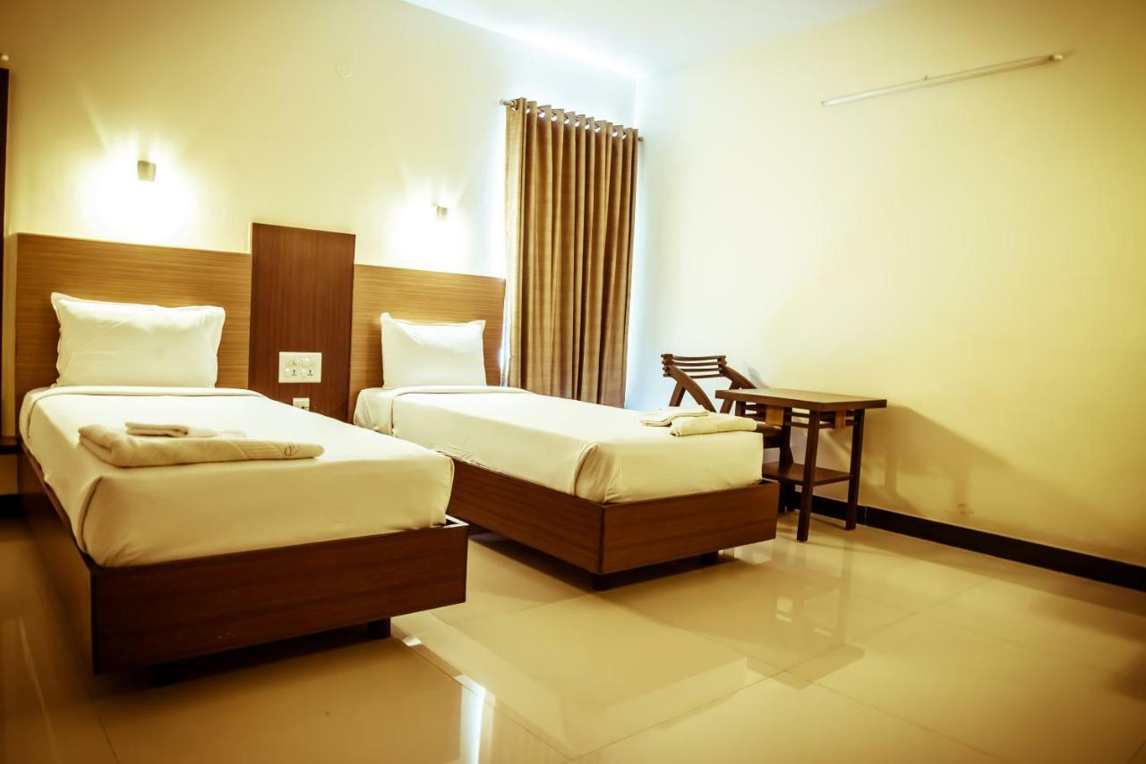 Hotel The Pioneer Visakhapatnam Zewnętrze zdjęcie