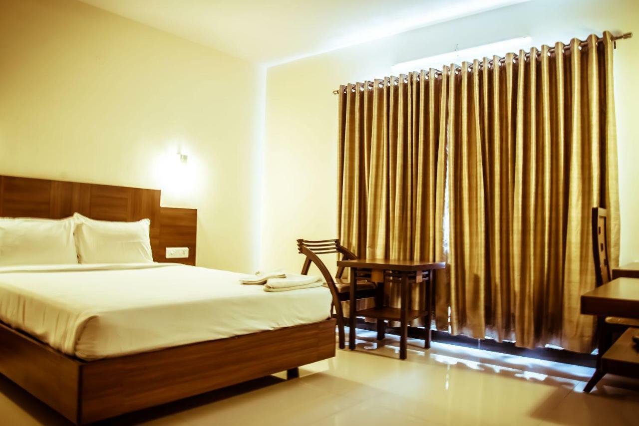Hotel The Pioneer Visakhapatnam Zewnętrze zdjęcie