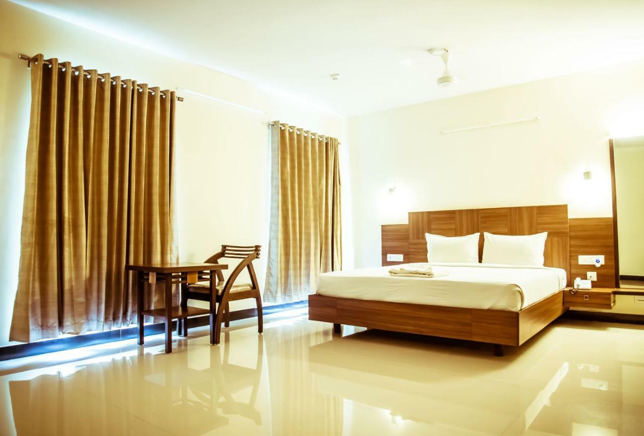 Hotel The Pioneer Visakhapatnam Zewnętrze zdjęcie