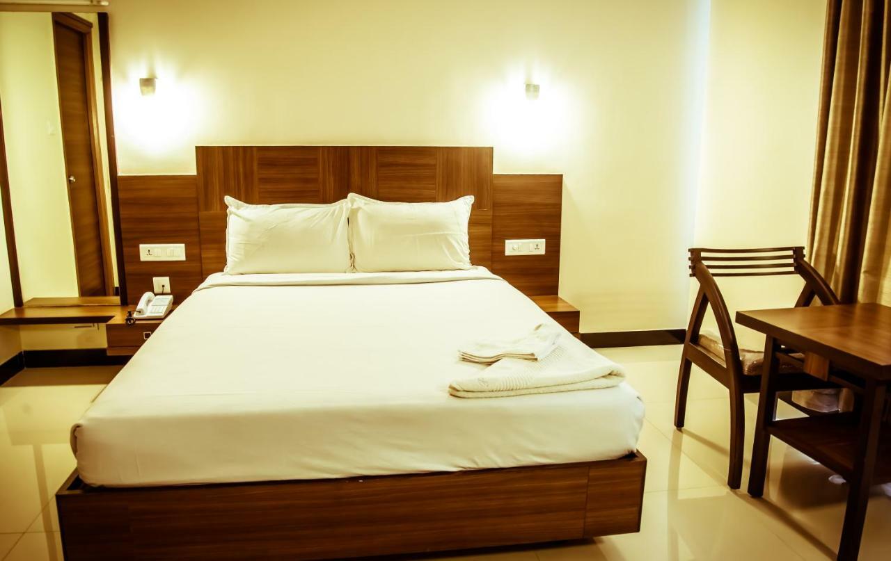 Hotel The Pioneer Visakhapatnam Zewnętrze zdjęcie