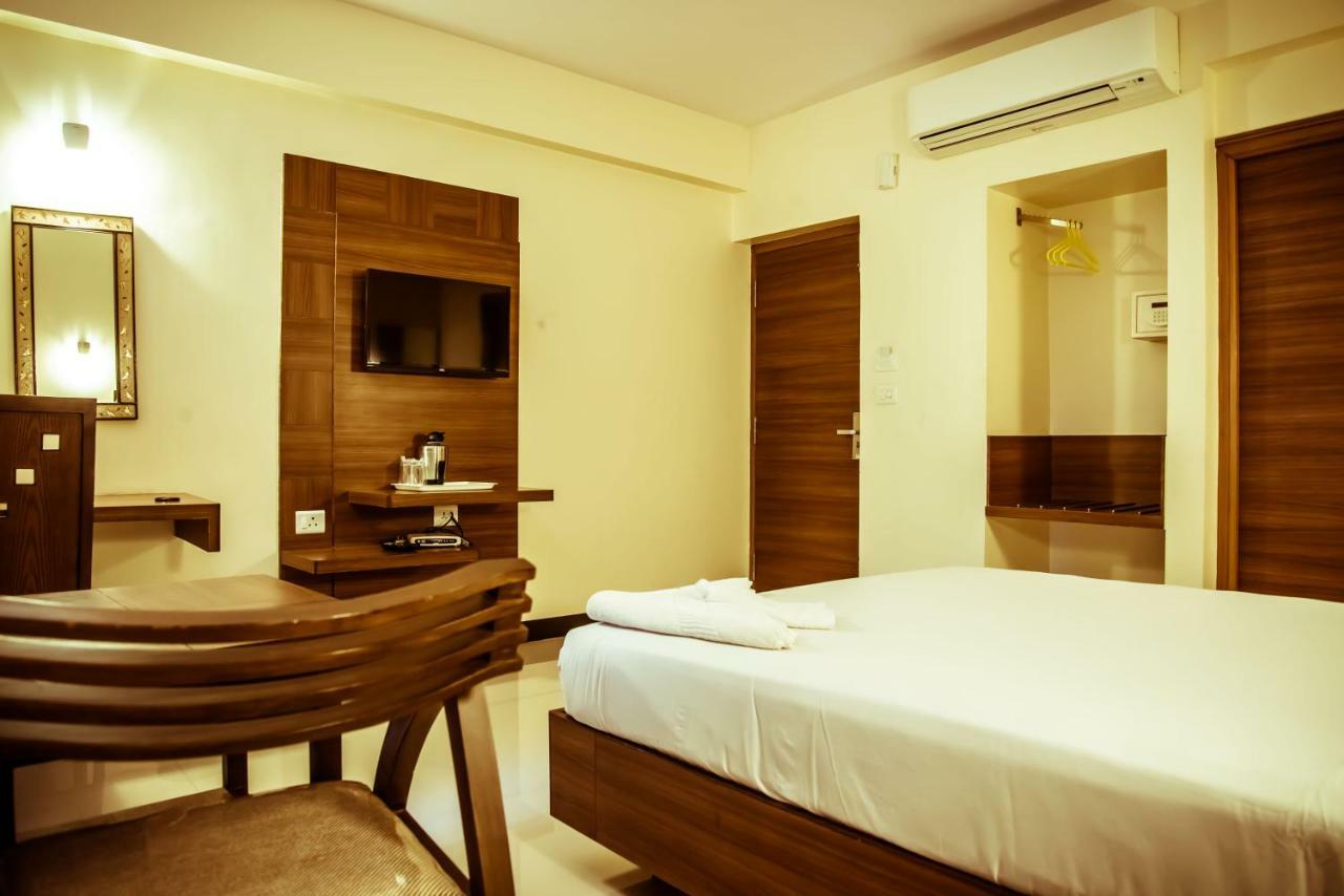 Hotel The Pioneer Visakhapatnam Zewnętrze zdjęcie